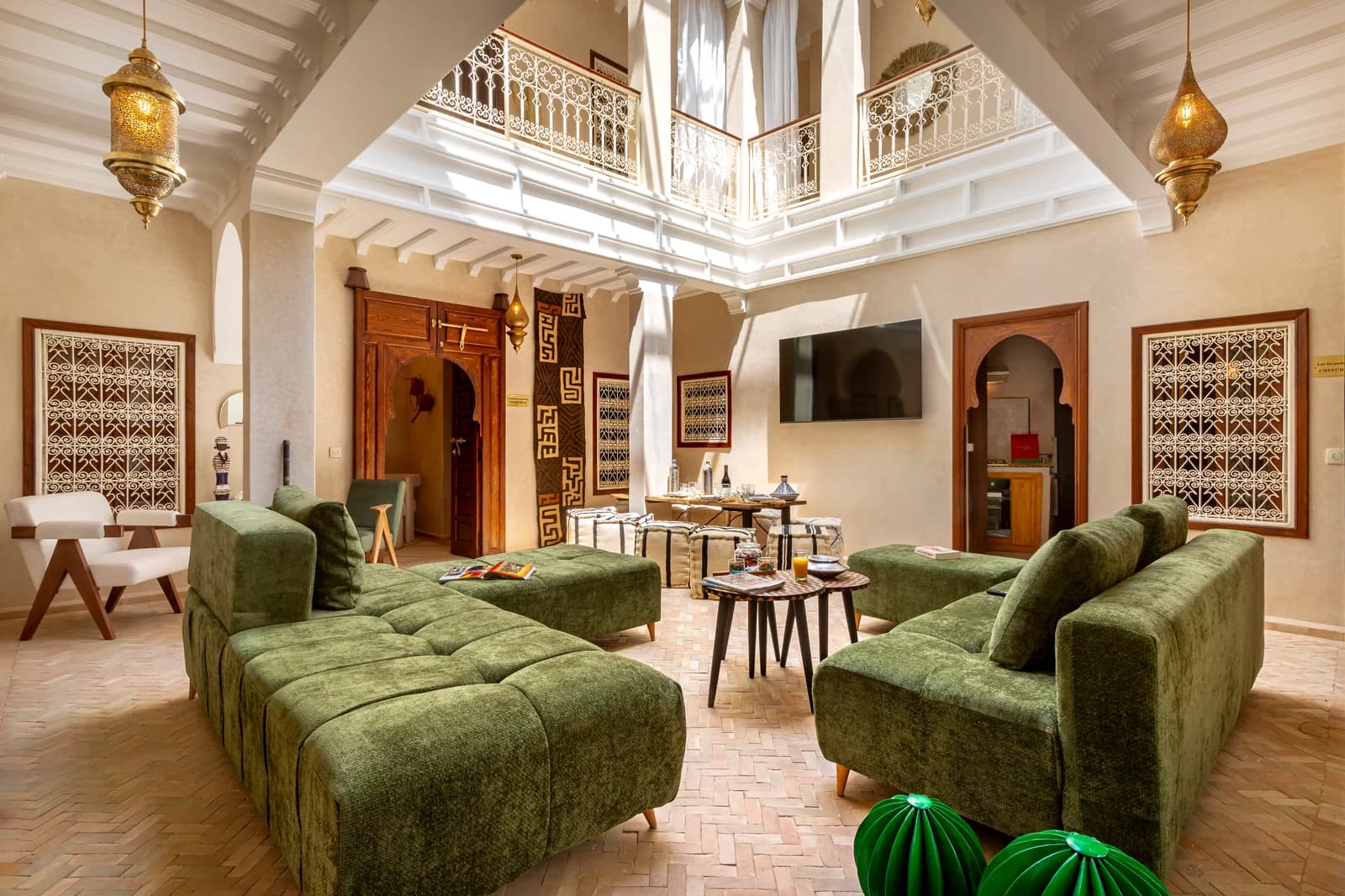 Top-tier Paris apartment interior. Everlease operated unit